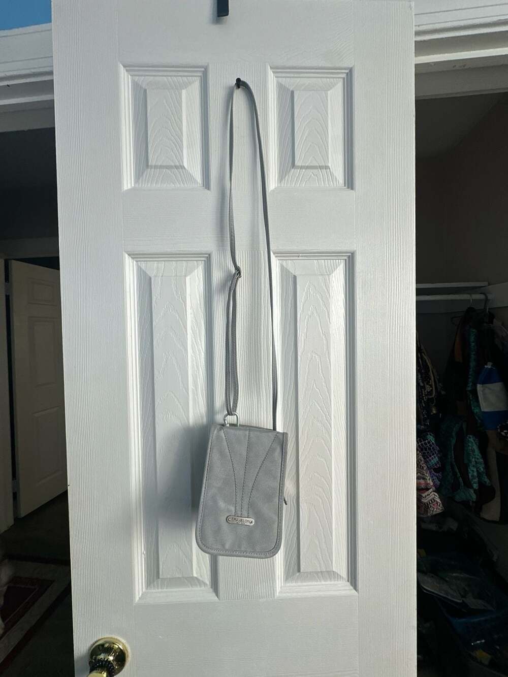 Travelon Anti-Theft Heritage Small Crossbody Phone Pouch Bag Grey Bag